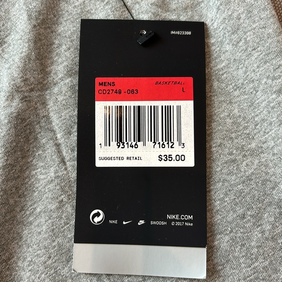 NBA Dri-Fit (never worn) 76ers T-shirt - Picture 2 of 3